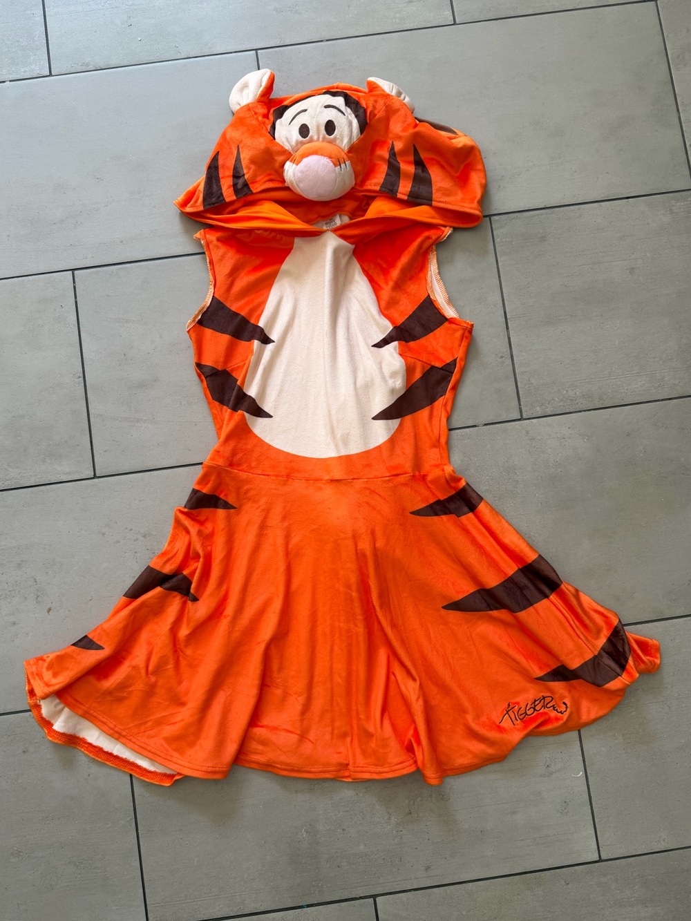 Disney Tigger Halloween Costume Dress Adult Small Winnie the Pooh
